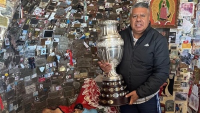 El Chiqui Tapia le llevó el trofeo de la Copa América a la Difunta Correa en San Juan