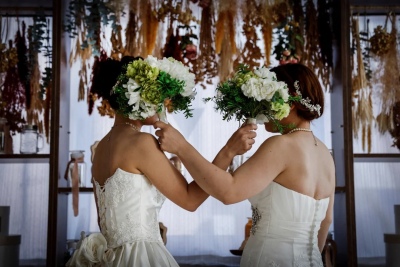 Sin matrimonio igualitario, parejas LGBT japonesas optan por bodas fotográficas