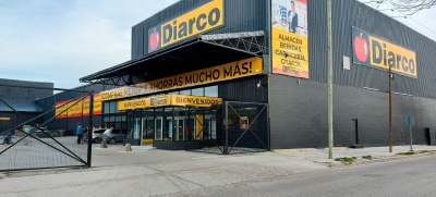 Supermercado mayorista aceptará dólares "cara chica" a una cotización conveniente