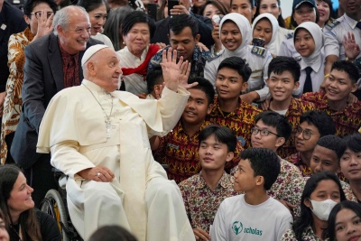 Encuentro del Papa Francisco en Indonesia: una jornada educativa y emotiva