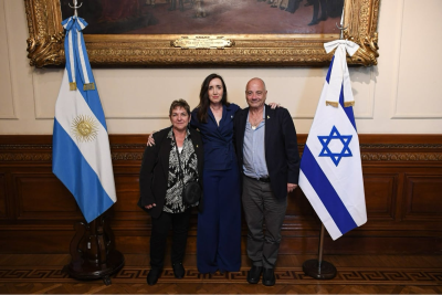 Supervivientes argentinos del secuestro de Hamas se reúnen con Victoria Villarruel