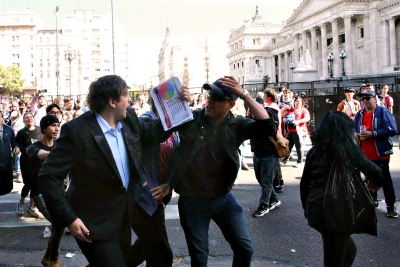 Se re picó con un periodista libertario en la manifestación contra el Gobierno