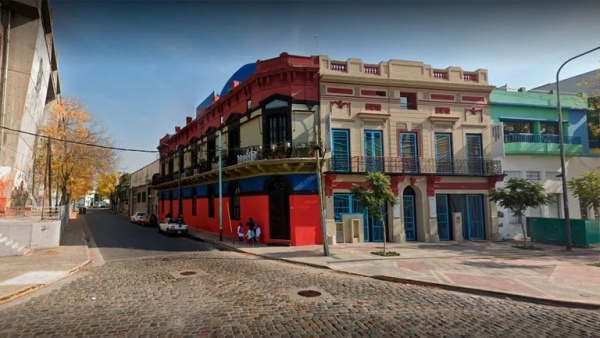 La fachada de "Patagonia Sur", un exclusivo restaurante de La Boca, en Buenos Aires, que trabaja a puertas cerradas