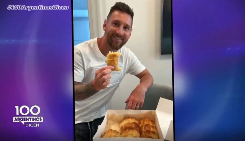 Messi comió unas medialunas que le regaló Barassi