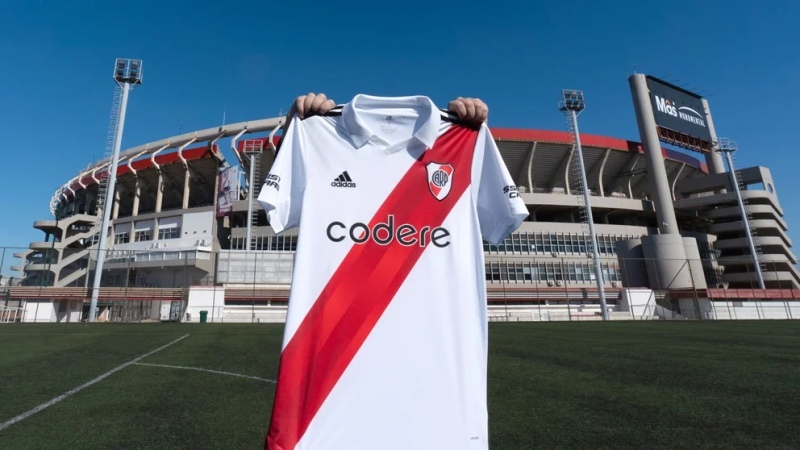 Nueva camiseta titular temporada 2022/2023