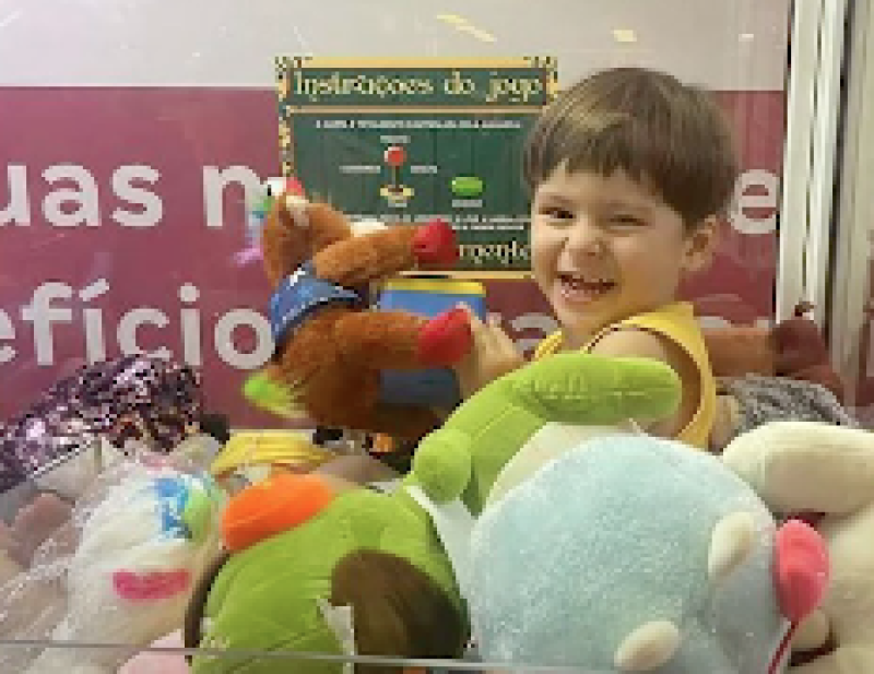 Descontrol en la máquina de los peluches