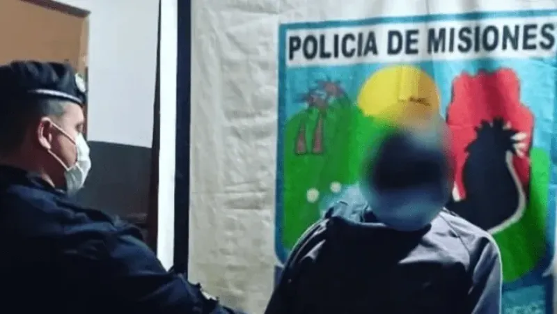 Se ”colgó” robando y fue detenido