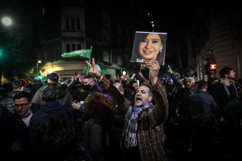 Protestas frente a la casa de Cristina Kirchner