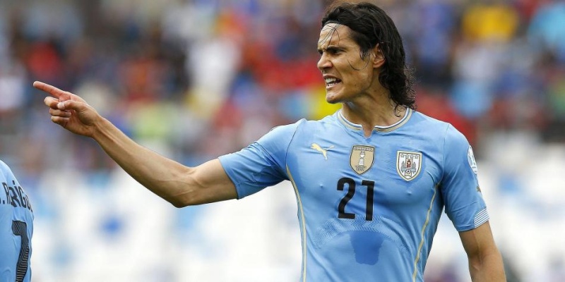 Cavani, cada vez más cerca de Boca