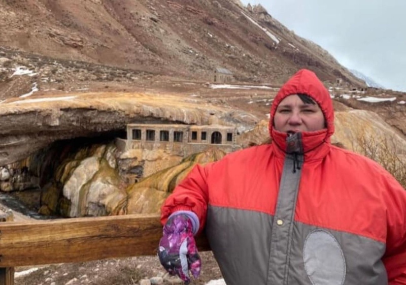 Encontró una alianza en un guante y busca a su dueño