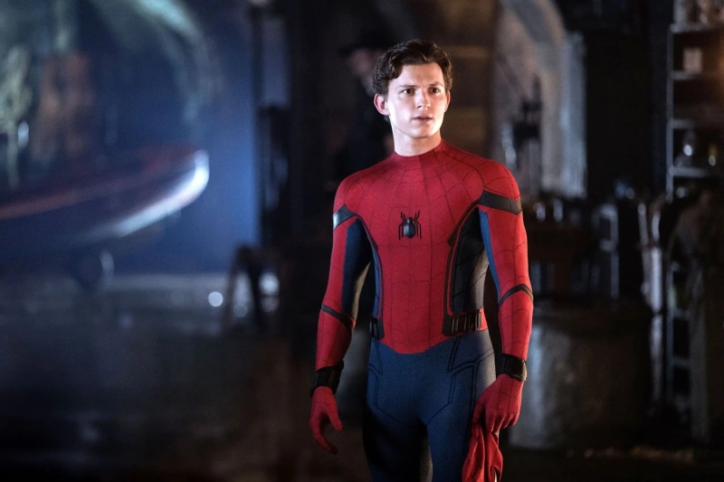 Tom Holland deja sus redes sociales para cuidar su ”salud mental”