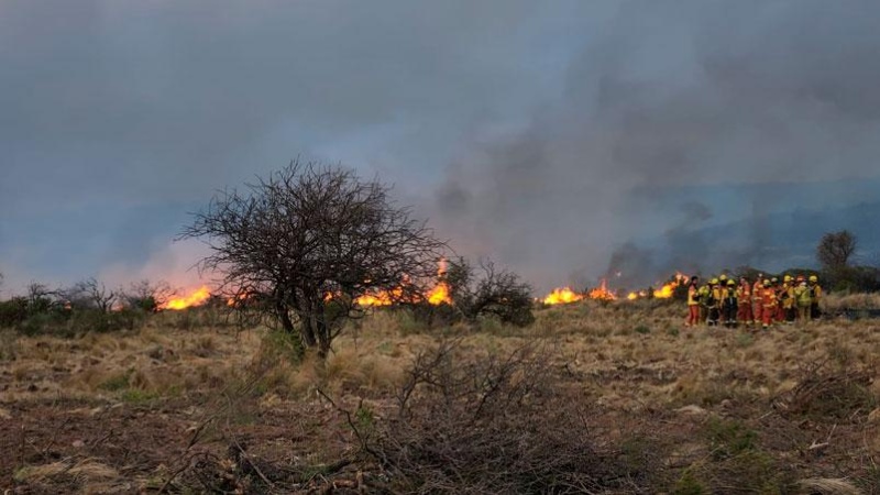 Controlaron en un 90% el incendio en Mina Clavero