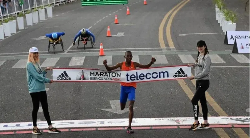 ¿Quién llego primero en la Maratón de Buenos Aires 2022?