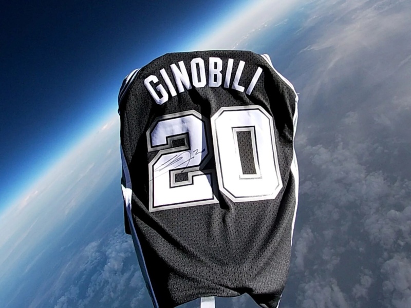 La NBA mandó la camiseta de Manu Ginobili al espacio