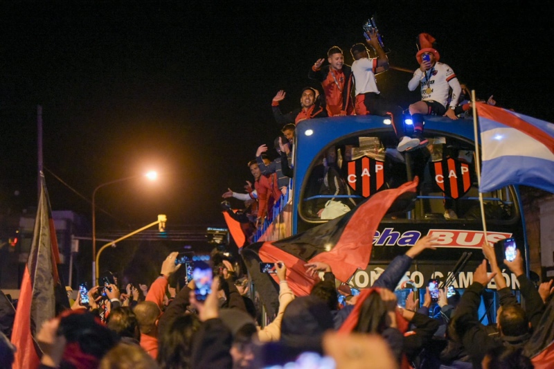 El equipo de Paraná logró su primer título en Primera y la clasificación a la Copa Libertadores 2023