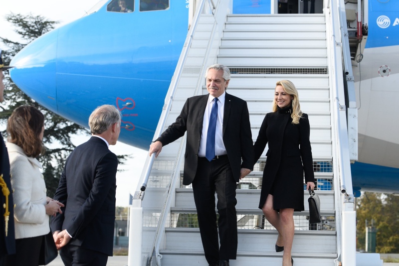 Alberto Fernández ya está en Paris