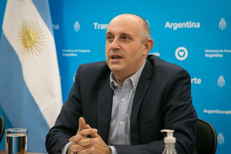 El ministro de Transporte deja su cargo