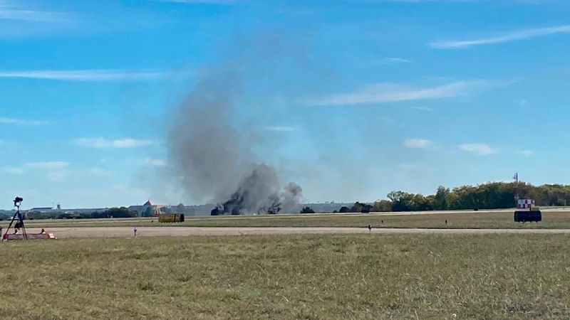 En pleno festival dos aviones chocan en Estados Unidos