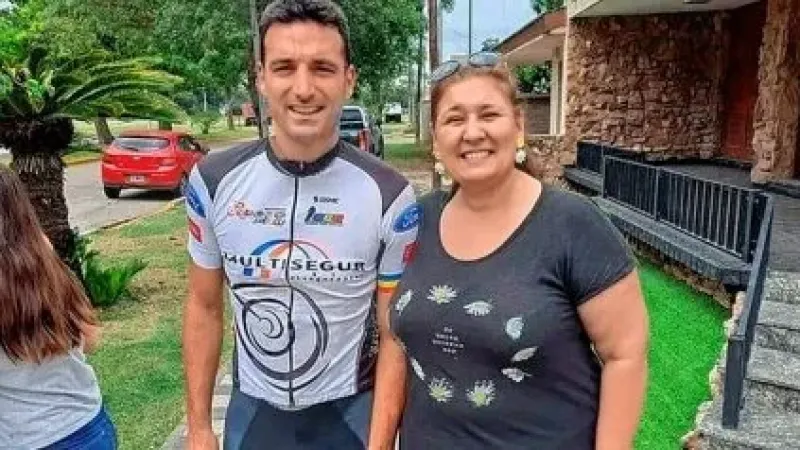 Scaloni salió a andar en bici por Pujato