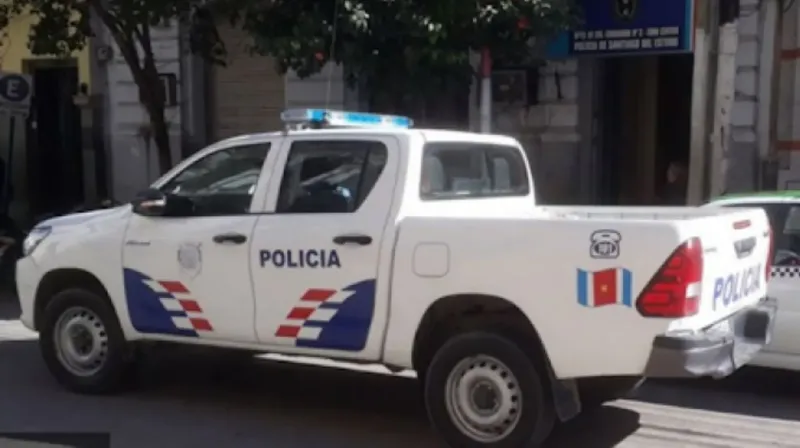 Le pidió a su hijo que la ayude a limpiar y amenazó con prenderla fuego