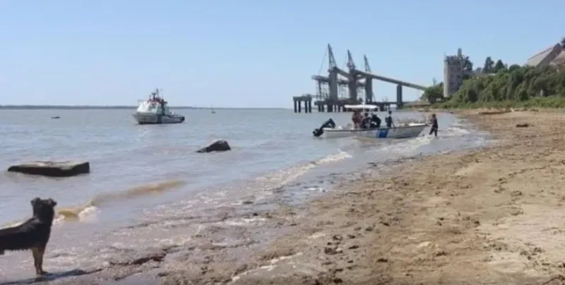 Se ahogaba en el Río Paraná, su amigo intentó salvarlo, pero murieron ambos