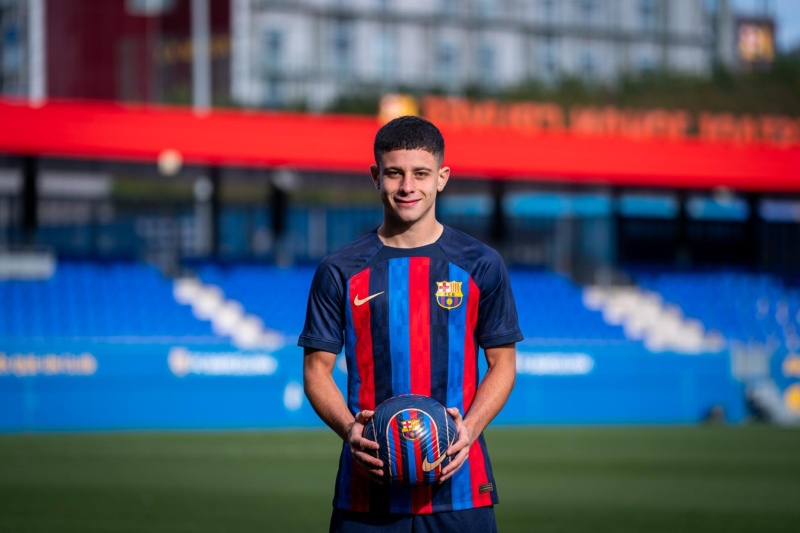 Histórico contrato entre el juvenil argentino y Barcelona