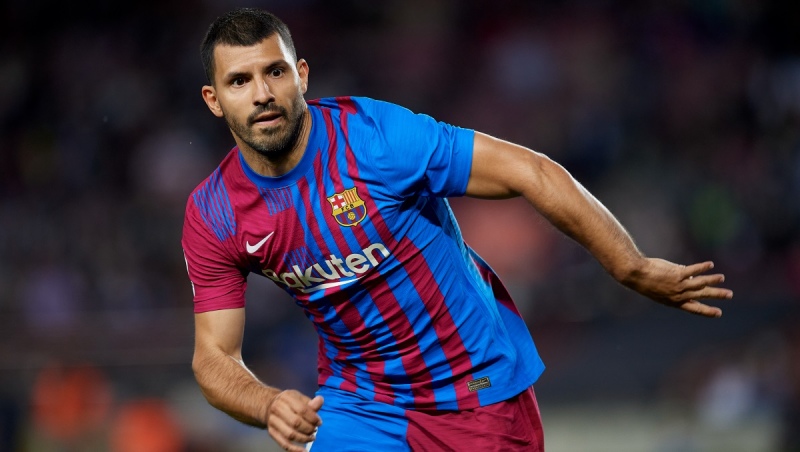 El Kun Agüero vuelve a jugar al fútbol