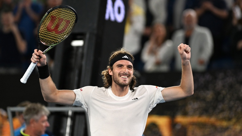 Tsitsipas clasificó a semis e invitó a Margot Robbie a verlo