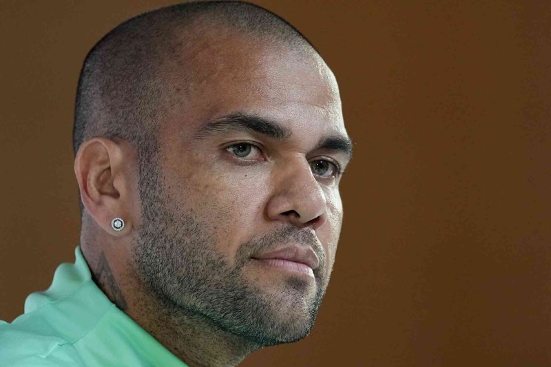 Dani Alves volvió a cambiar su versión