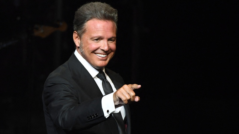 Luis Miguel vuelve a los escenarios: anunció una gira para este 2023