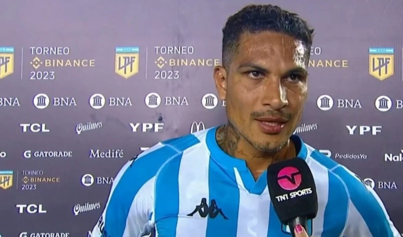 Paolo Guerrero debutó en Racing y marcó un gol anulado