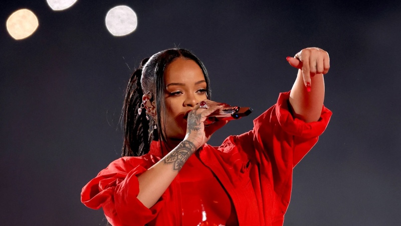 Rihanna volvió con todo: resumimos su show en el Super Bowl