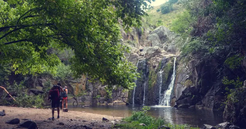 Córdoba: un hombre murió mientras hacia una caminata en una cascada