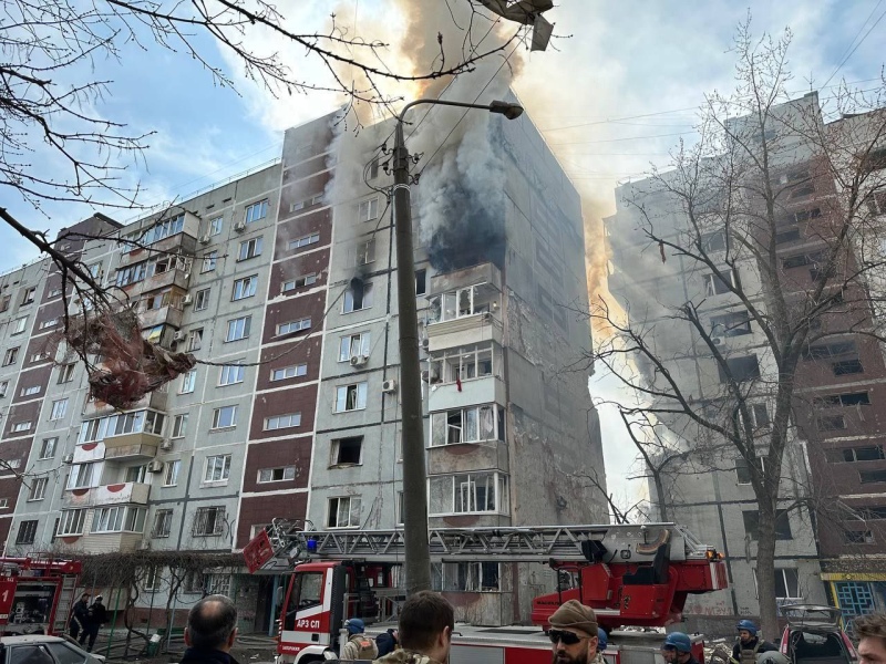 Video: El misil que impactó en una zona residencial de Ucrania