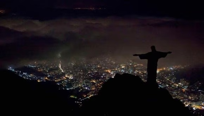 Brasil se sumó a la Hora del Planeta apagando el Cristo Redentor