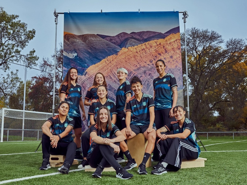 Mirá cómo es la nueva camiseta de la Selección Argentina femenina