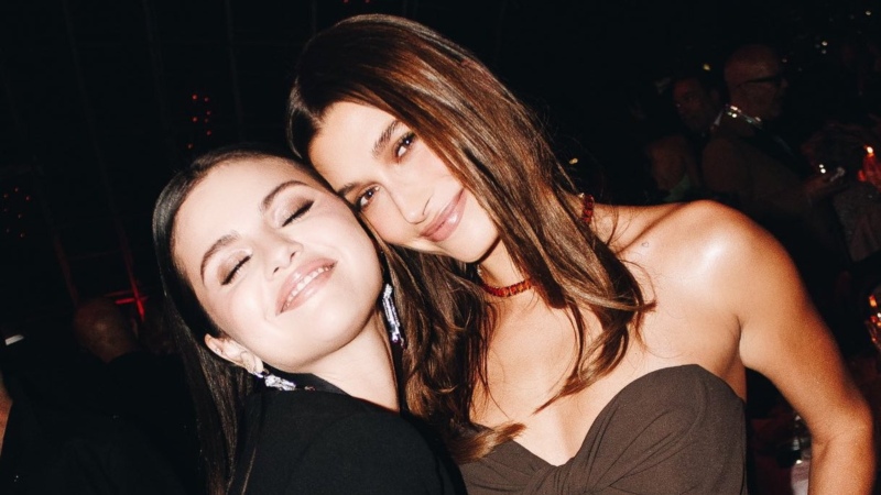 Hailey Bieber le agradeció a Selena Gomez que haya salido a defenderla