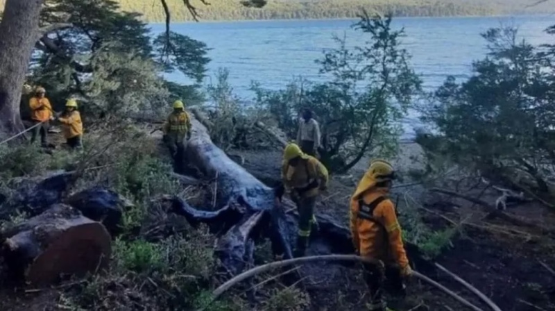 Dos narcos provocaron un incendio y quedaron detenidos