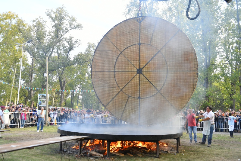 La torta frita más grande del mundo es Argentina!