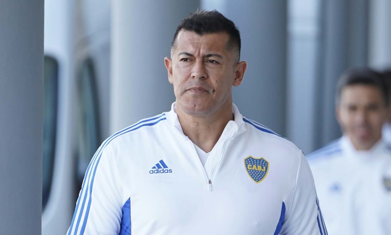 Almirón dirigió su primera práctica en Boca