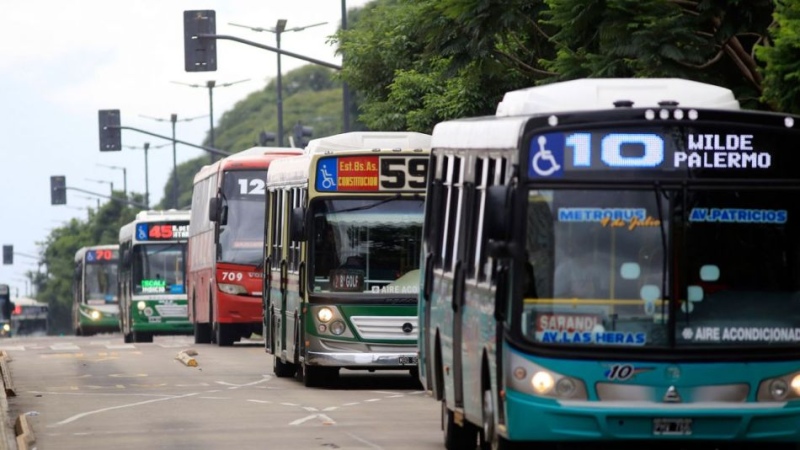 La Provincia quiere sacarle la concesión de colectivos a la empresa Metropol