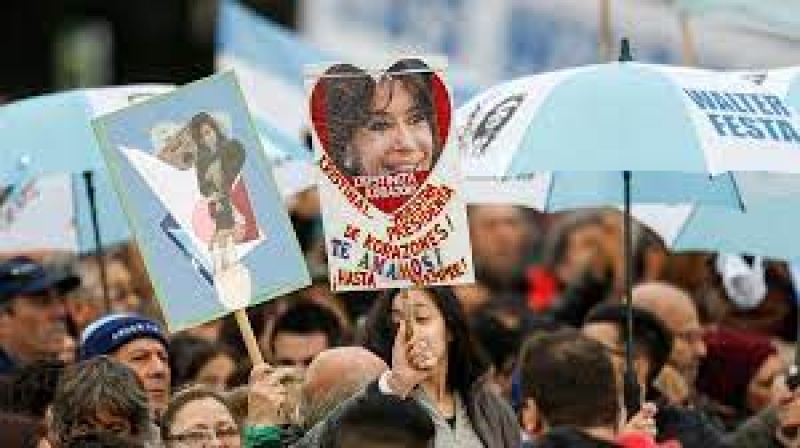 Se realiza un plenario de la militancia K en apoyo a CFK