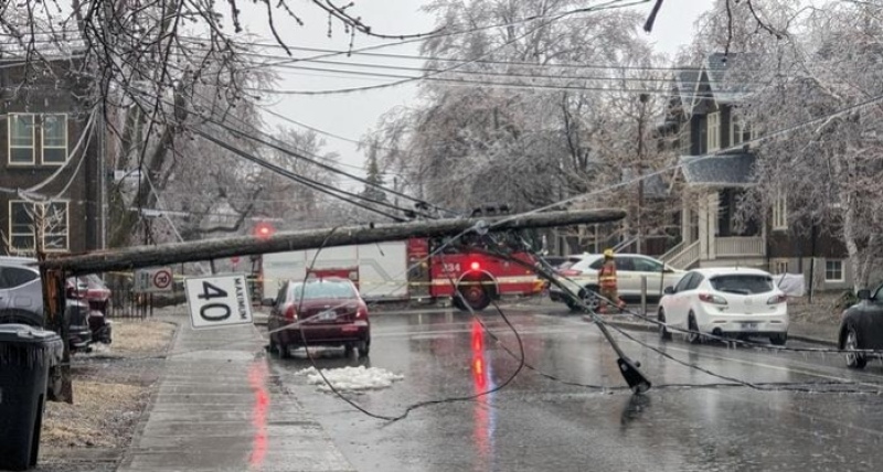 Canadá: una tormenta de hielo deja dos muertos y miles de hogares sin luz