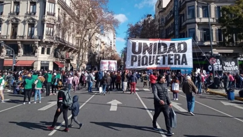 Unidad Piquetera amenaza con tres días de acampe sobre la 9 de Julio