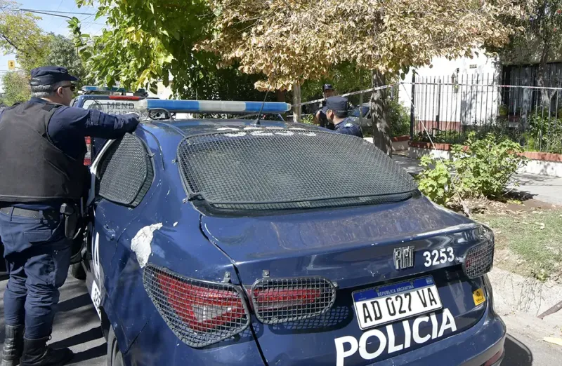 Una mujer murió de un infarto al encontrar a su hijo maniatado