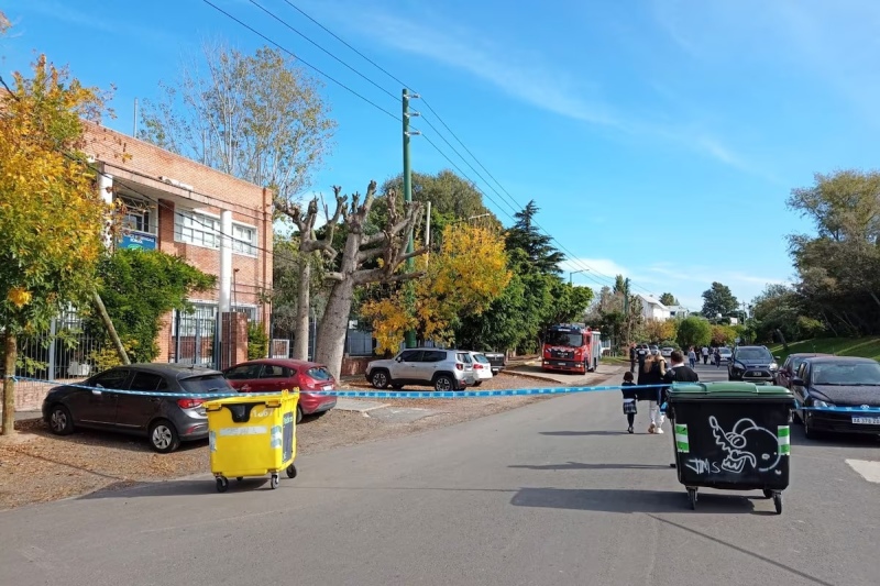 Decenas de colegios recibieron en simultáneo una amenaza de bomba