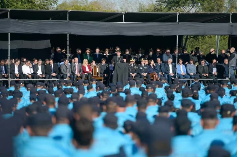 Axel Kicillof pondrá una nueva fuerza policial en los barrios más violentos