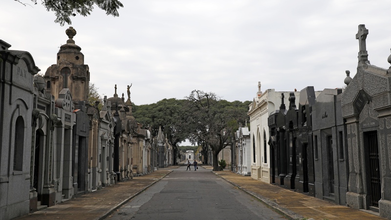 Cementerio de la Chacarita: delincuentes saquean tumbas