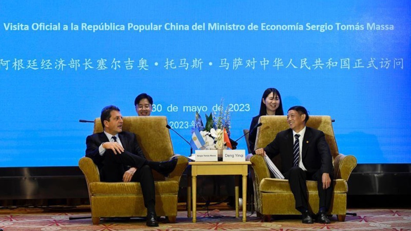 Las empresas chinas podrán invertir en yuanes en la Argentina