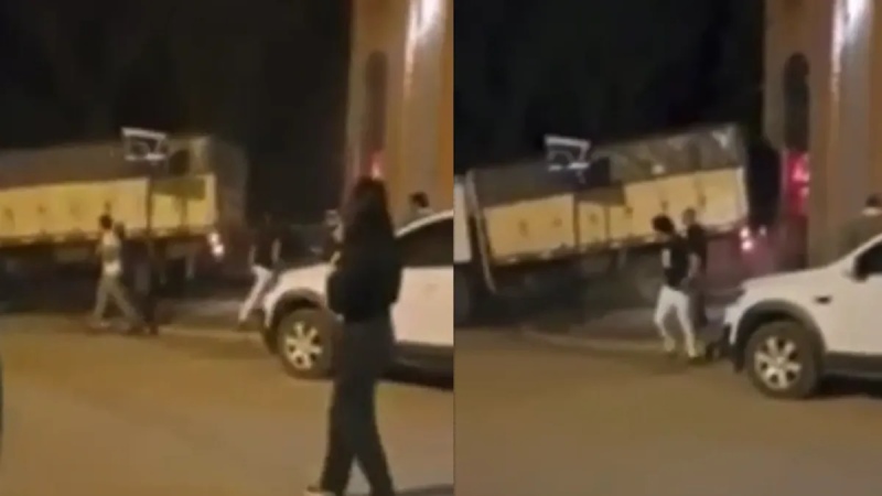 Lo echaron, agarró su camión y chocó la puerta del boliche: el video